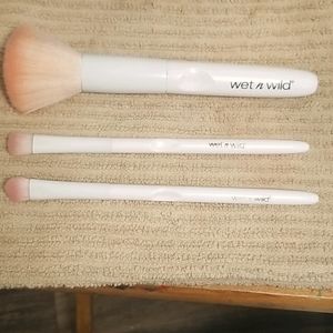 3 Wet and Wild Make Up Brushes